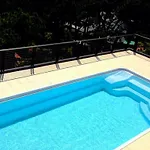 Апартаменти Garden Retreat Steps From The Pool Бібіоне