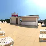 Garden Retreat Steps From The Pool Апартаменти Бібіоне