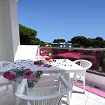 Garden Retreat Steps From The Pool Appartement *
