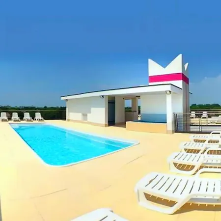 Garden Retreat Steps From The Pool * Бібіоне