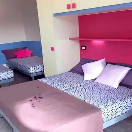 Garden Retreat Steps From The Pool דירה ביביונה