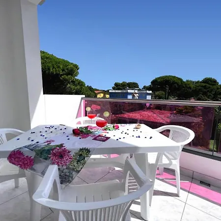 Garden Retreat Steps From The Pool Апартаменти *