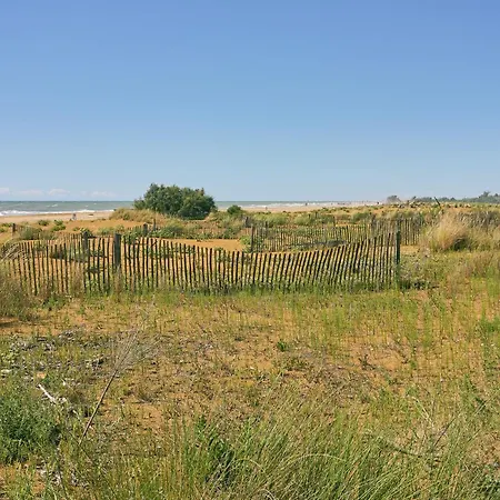 Garden Retreat Steps From The Pool Lejlighed Bibione