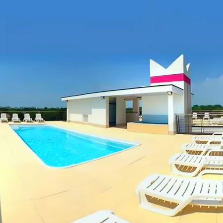 Garden Retreat Steps From The Pool Appartamento *