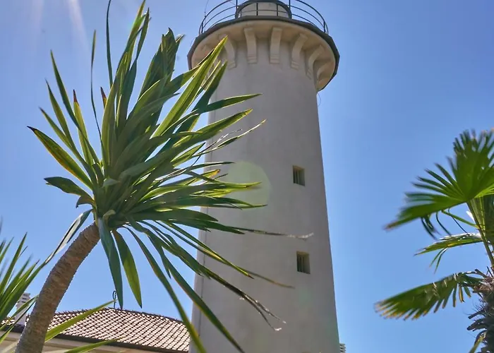 Apartment Garden Retreat Steps From The Pool *